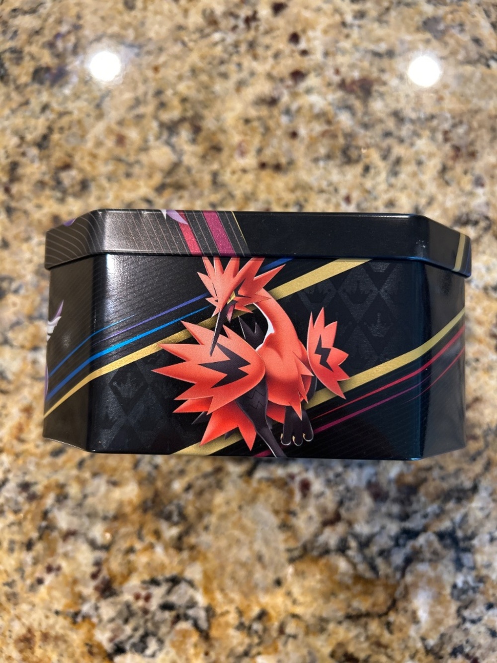 Pokemon TCG Crown Zenith Tin - Picture 5 of 6